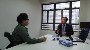 本會會長簡永基接受香港無線電視新聞部採訪，介紹香港電子教科書。